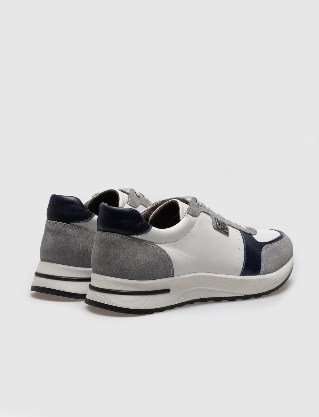 Hakiki Deri Beyaz Bağcıklı Erkek Spor Ayakkabı