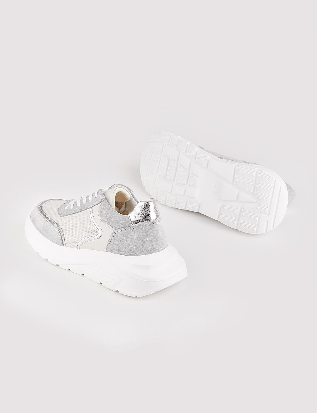 Hakiki Deri Gri Kadın Spor Ayakkabı