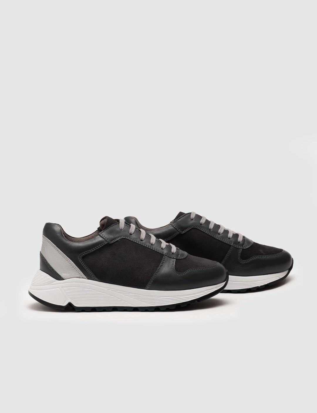 Hakiki Deri Lacivert Bağcıklı Kadın Spor Ayakkabı