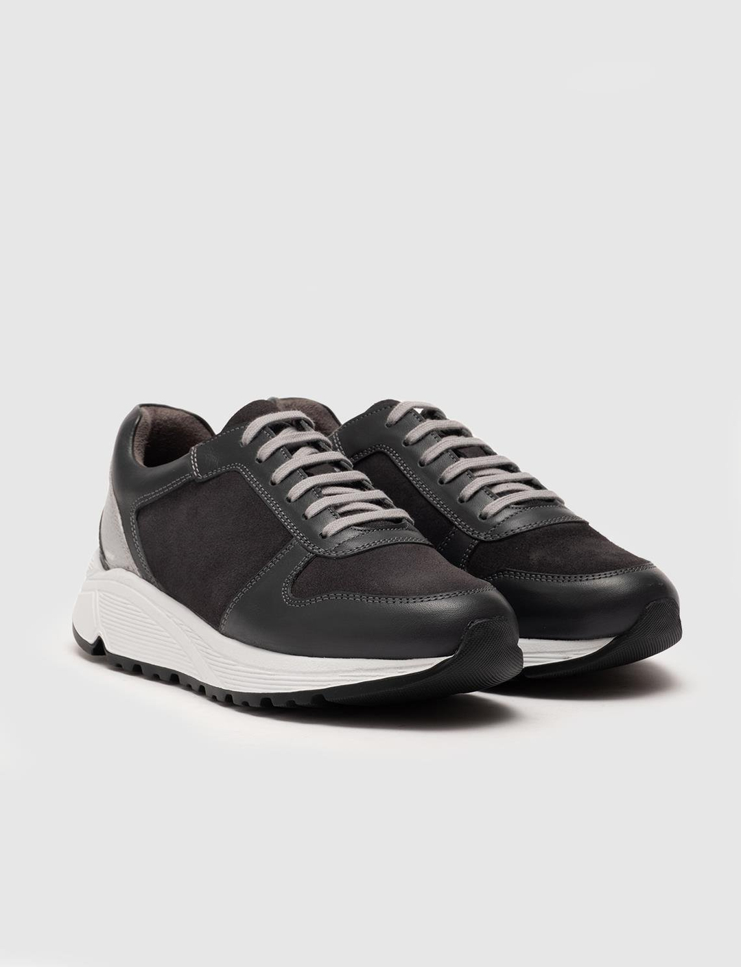 Hakiki Deri Lacivert Bağcıklı Kadın Spor Ayakkabı