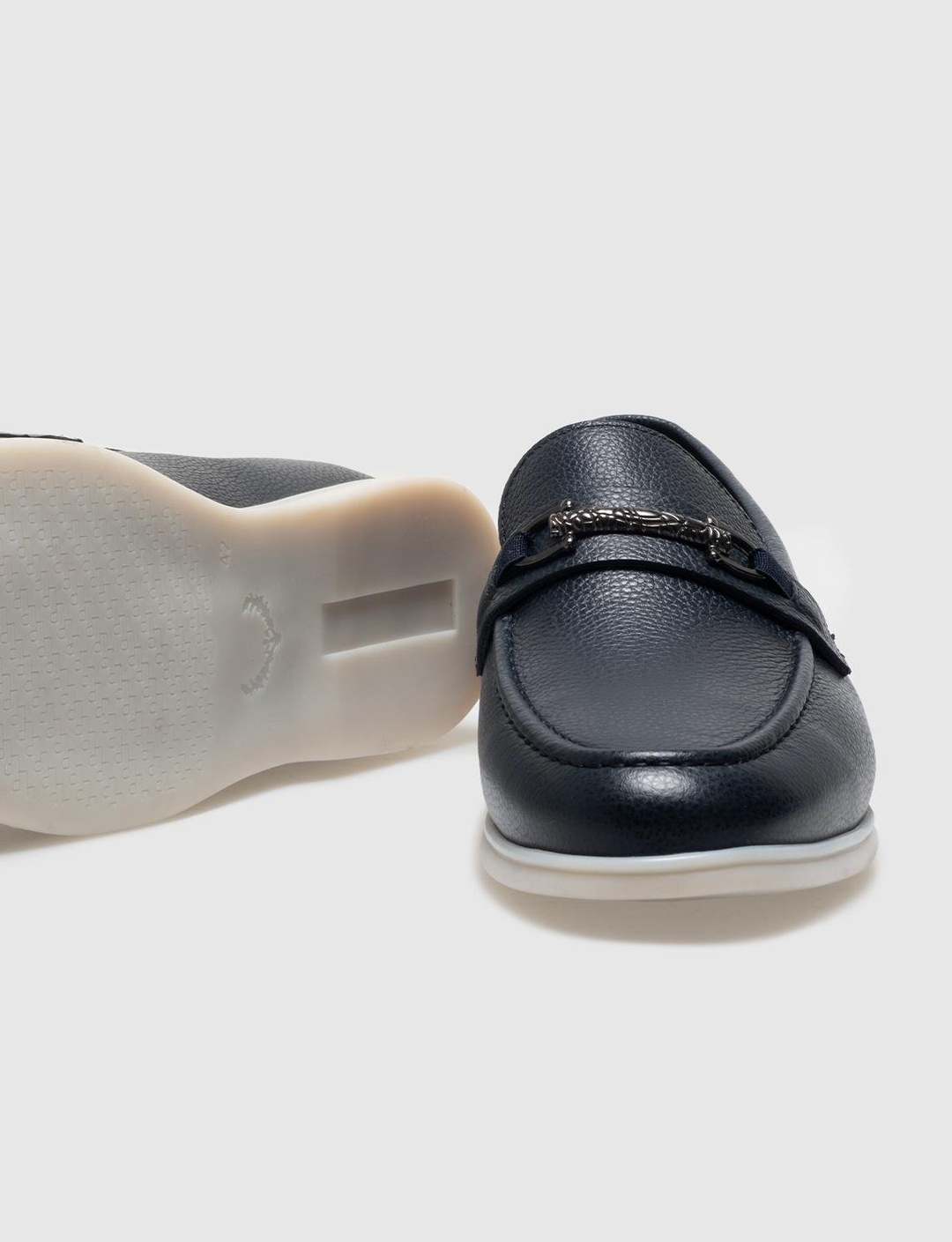 Men Navy Blue Genuine Leather Metal Decor Casual Shoes