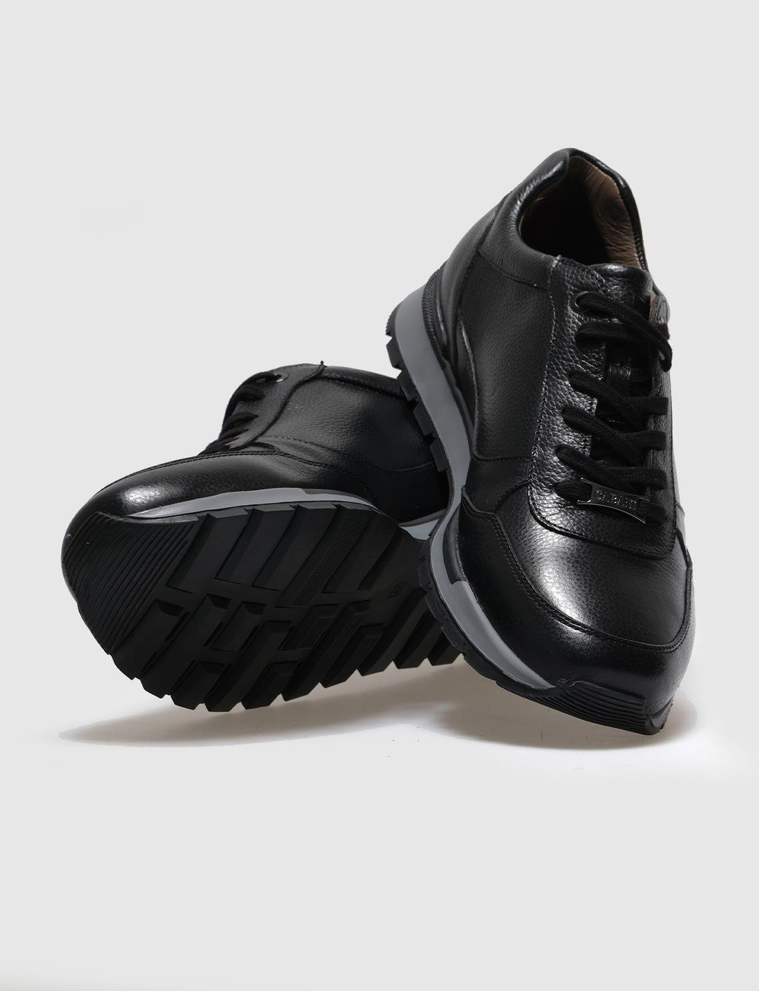 Hakiki Deri Siyah Bağcıklı Erkek Spor Ayakkabı