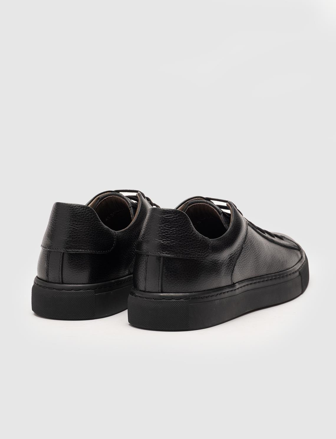 Hakiki Deri Siyah Bağcıklı Erkek Spor Ayakkabı