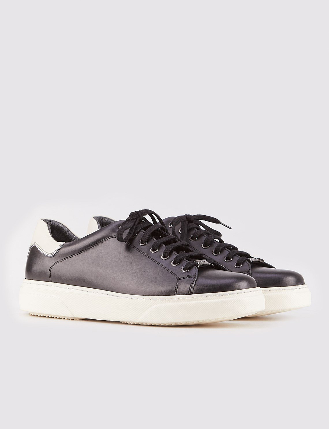 Hakiki Deri Siyah Bağcıklı Erkek Spor Ayakkabı