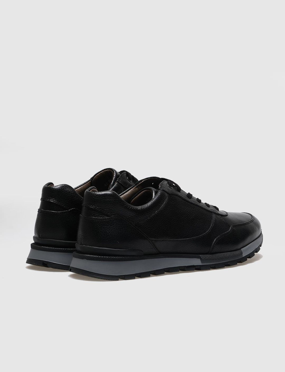 Hakiki Deri Siyah Bağcıklı Erkek Spor Ayakkabı