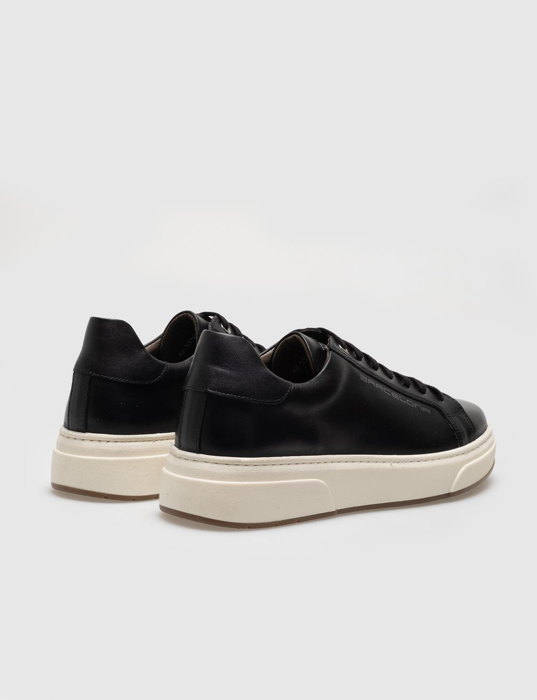 Hakiki Deri Siyah Bağcıklı Erkek Spor Ayakkabı