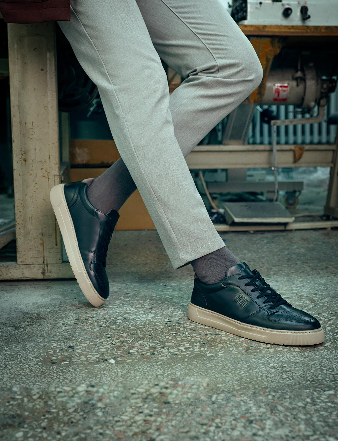 Men Black Genuine Leather Lace Up Sneakers