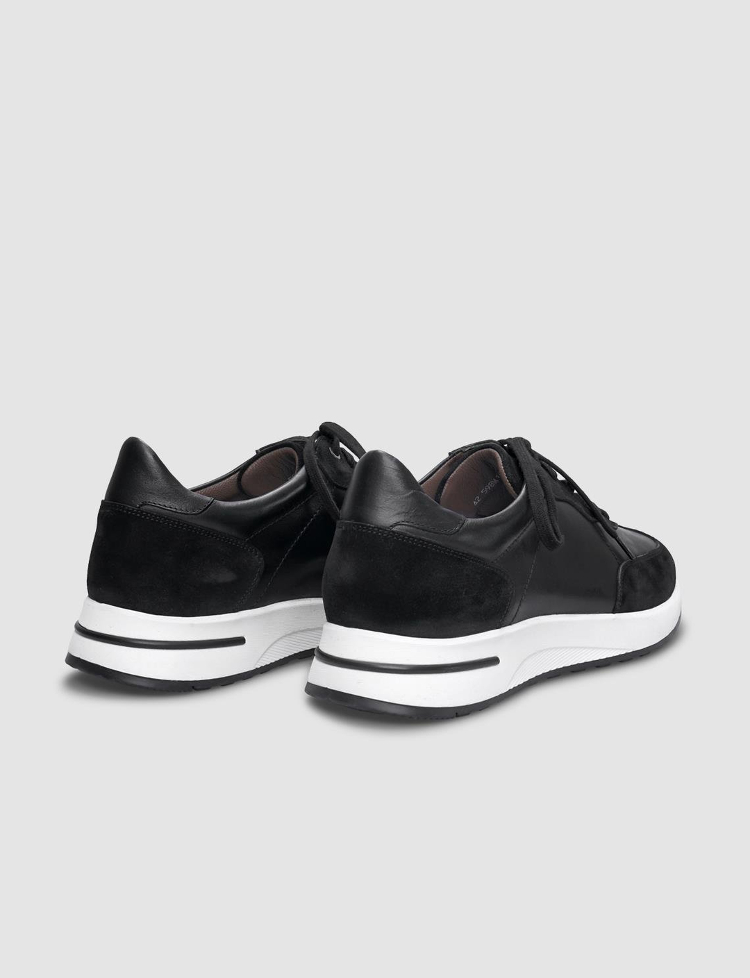 Hakiki Deri Siyah Bağcıklı Erkek Spor Ayakkabı