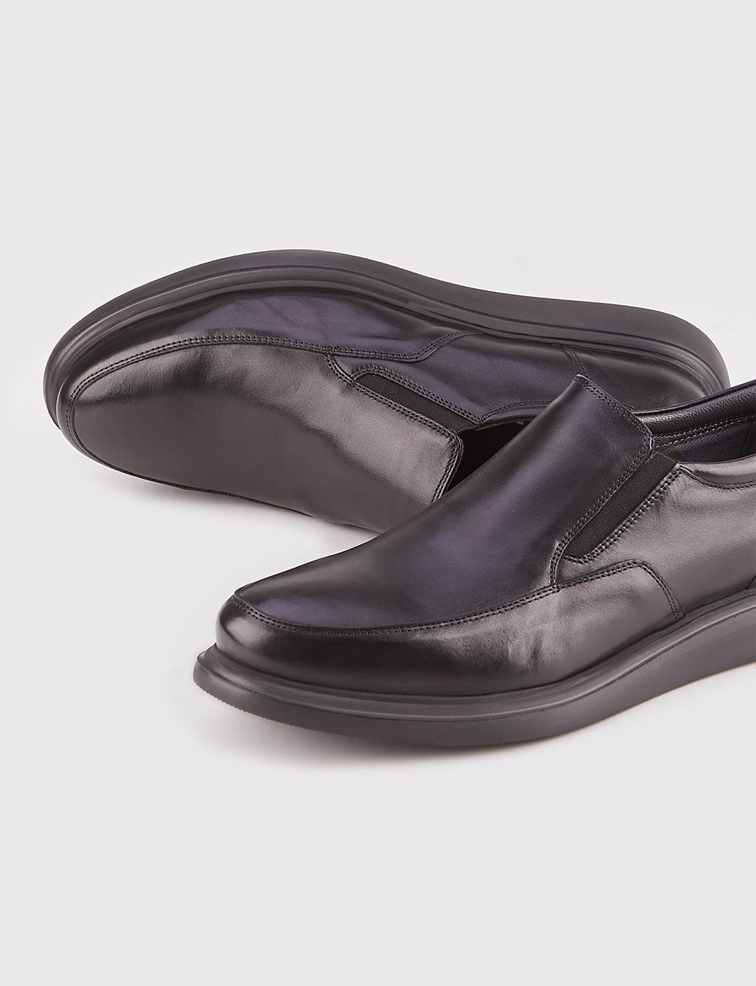 Men Black Genuine Leather Slip-on Casual Shoes