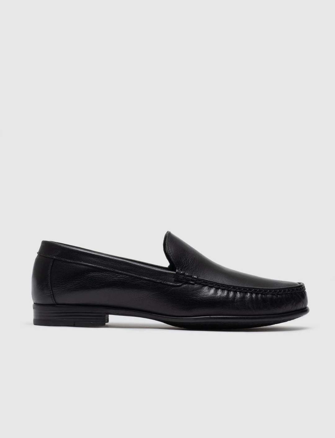 Men Black Genuine Leather Loafers