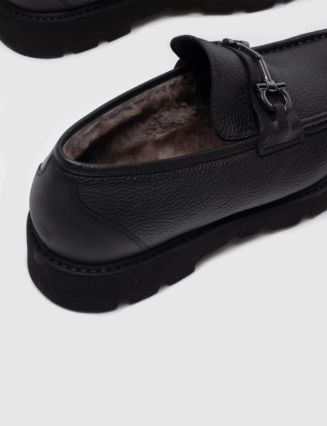 Men Black Genuine Leather Metal Decor Loafers