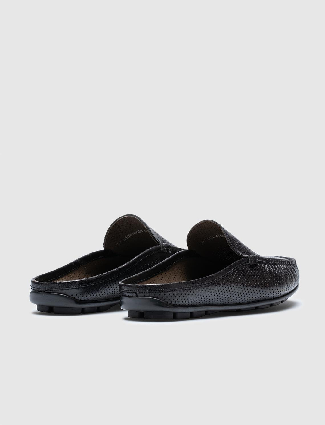 Hakiki Deri Siyah Lazer İşlemeli Erkek Günlük Terlik