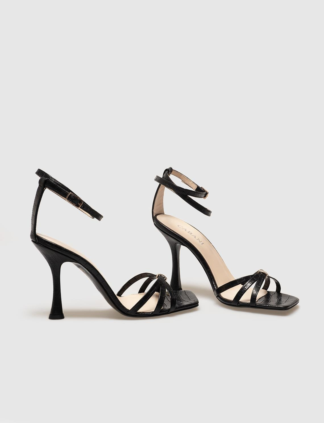 Hakiki Deri Siyah Tokalı Kadın İnce Topuklu Ayakkabı