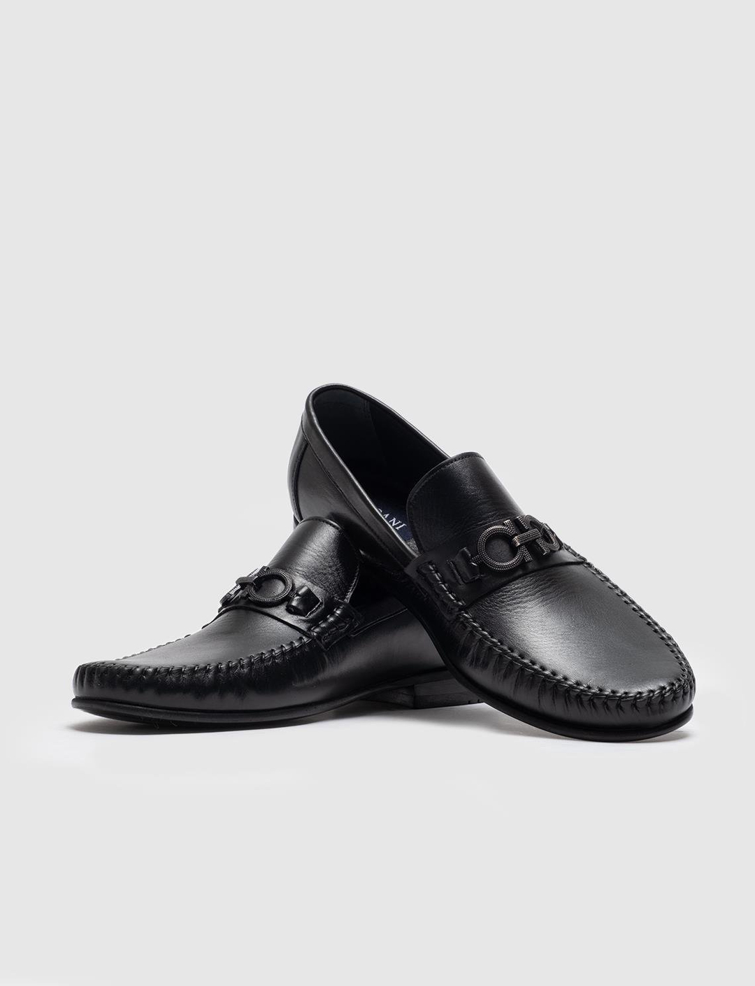 Men Black Genuine Leather Metal Decor Loafers