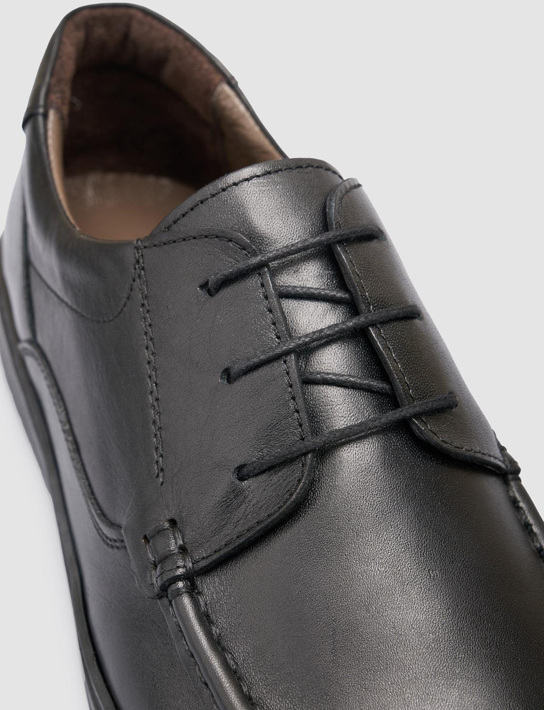 Hazır Tabanlı Hakiki Deri Siyah Bağcıklı Erkek Günlük Ayakkabı