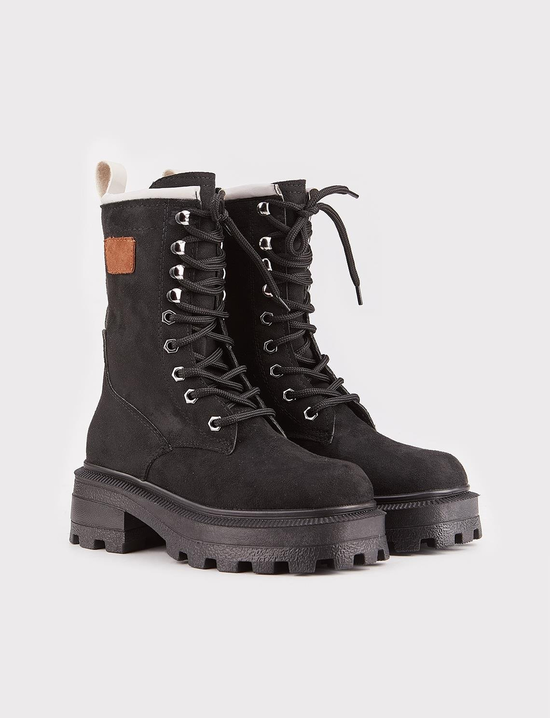 Siyah Bağcıklı Kadın Postal Bot