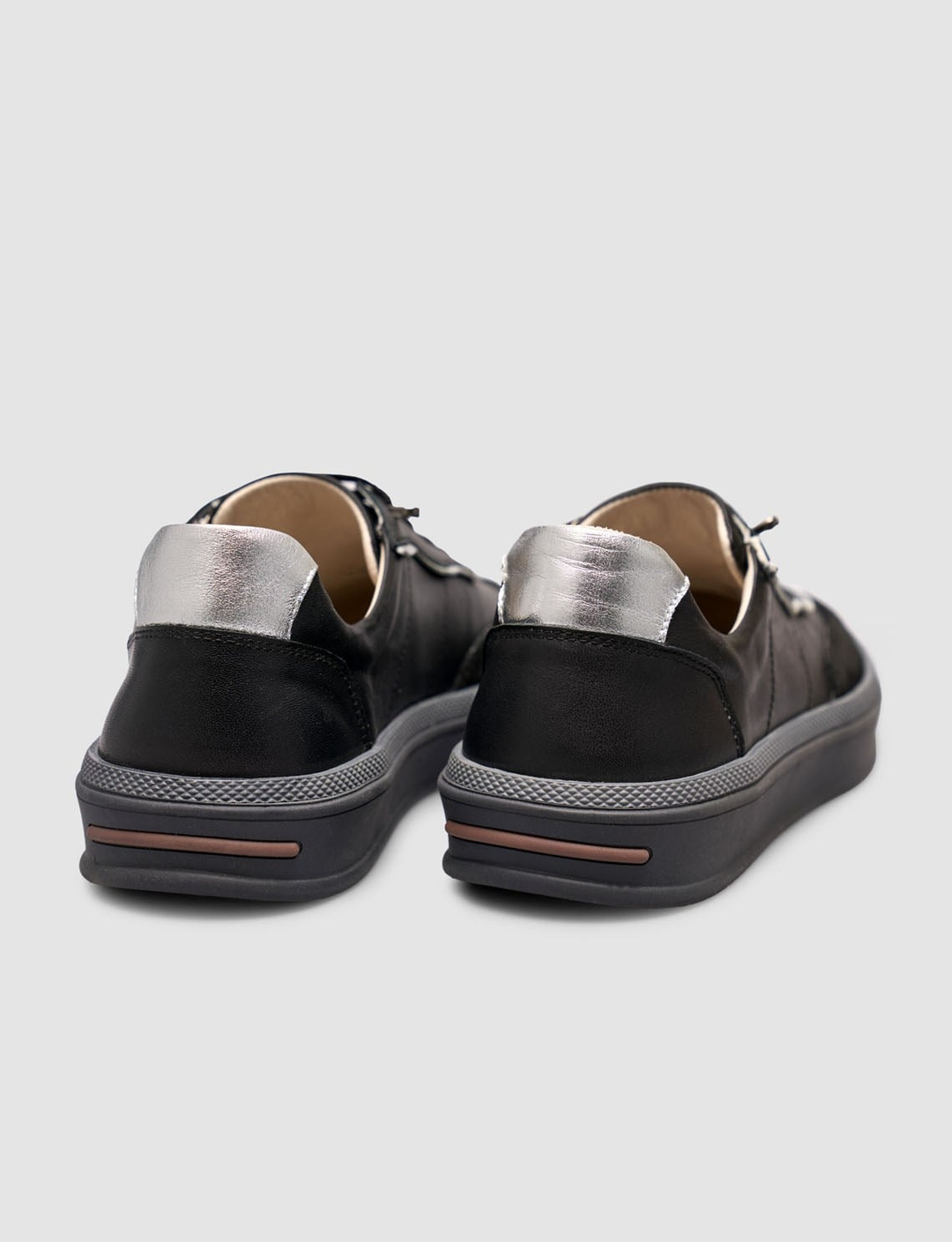 Siyah Hakiki Dana Deri Bağcıklı Kadın Sneaker Ayakkabı