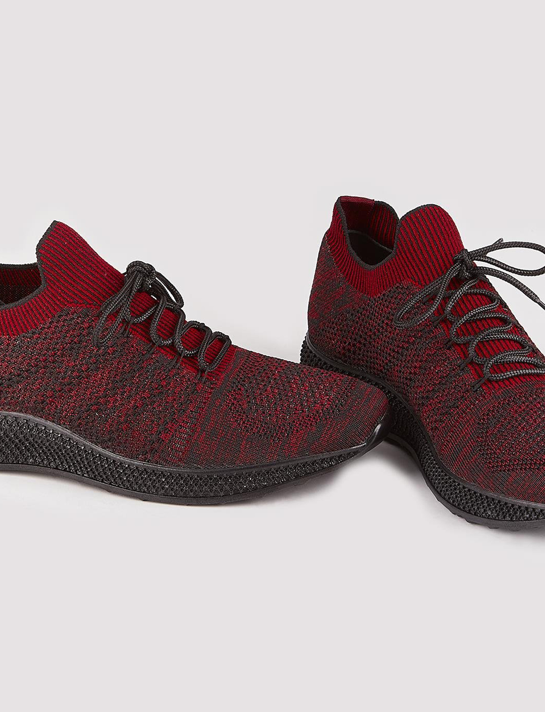 Men Burgundy Knit Lace Up Sneakers