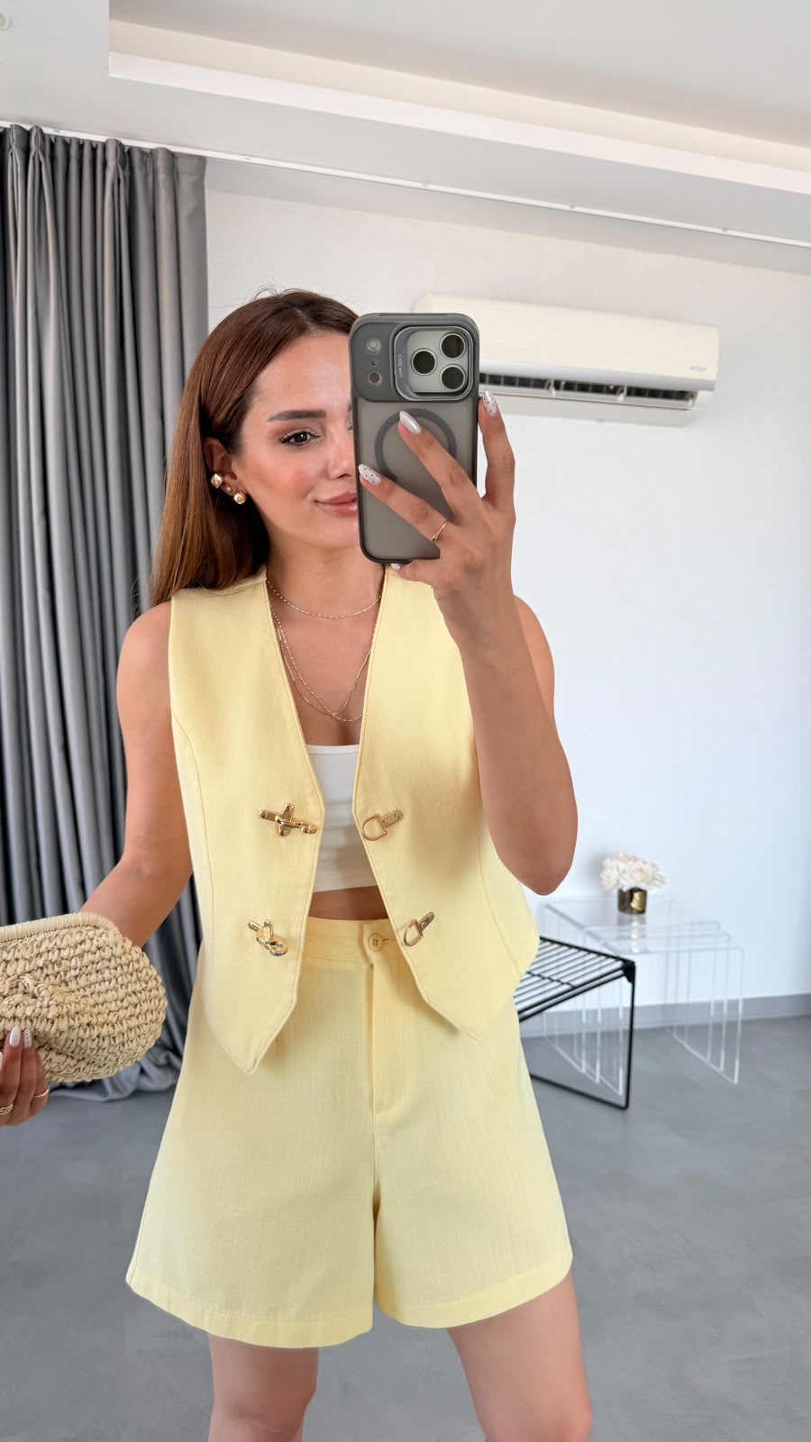 Sarı Goldie Aksesuar Detaylı Yelek Şort Takım