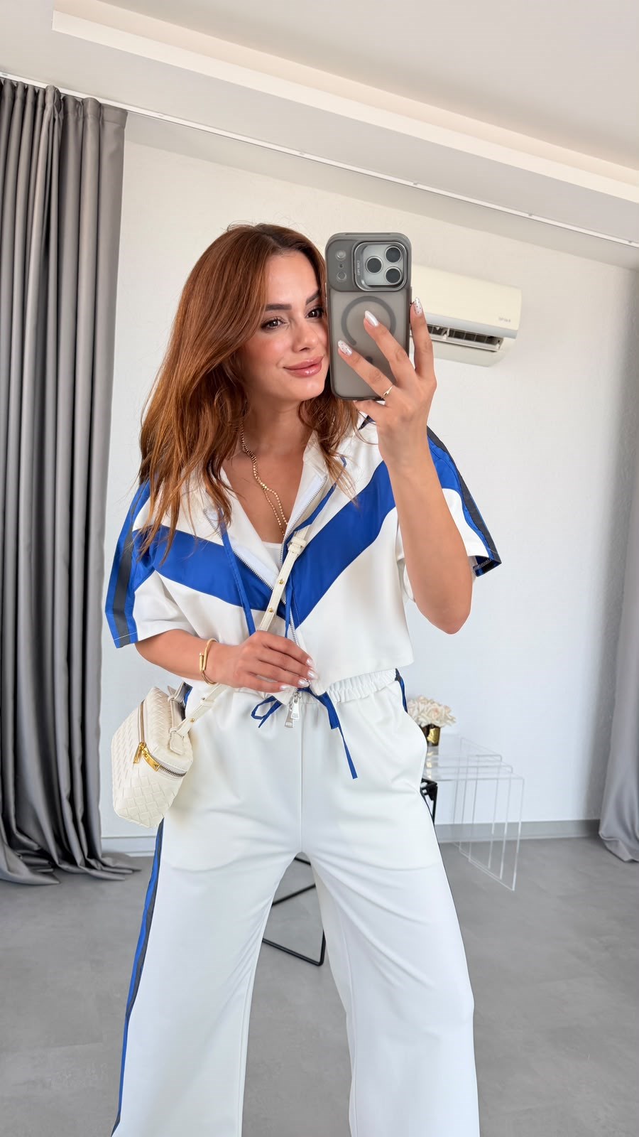 Beyaz Vintage Şerit Detaylı Kapüşonlu Takım