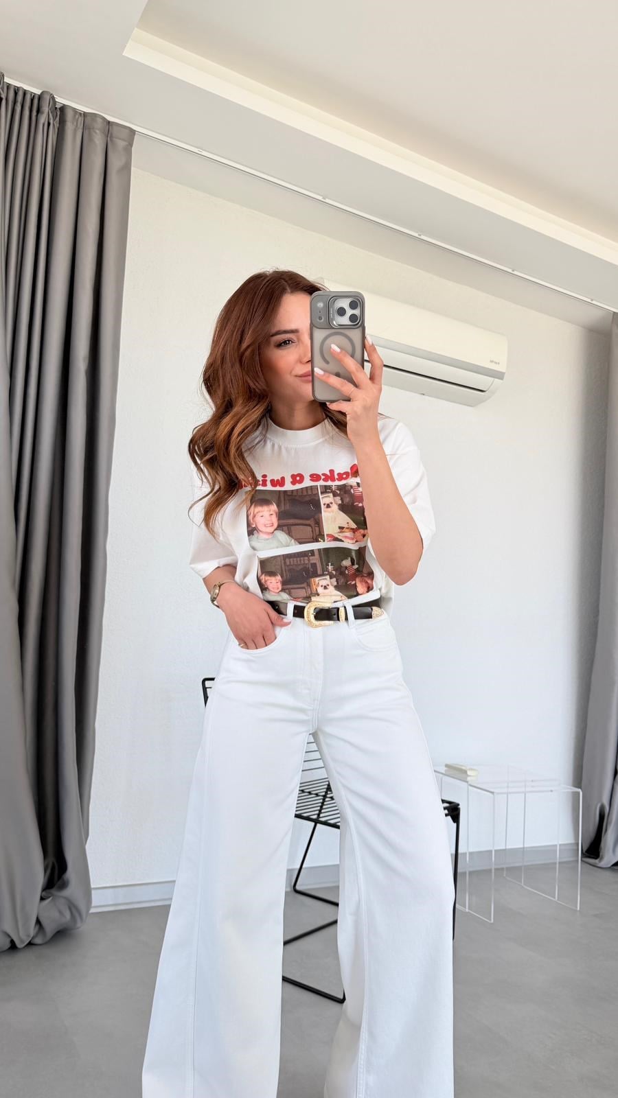 Beyaz Baskı Detaylı Tişört