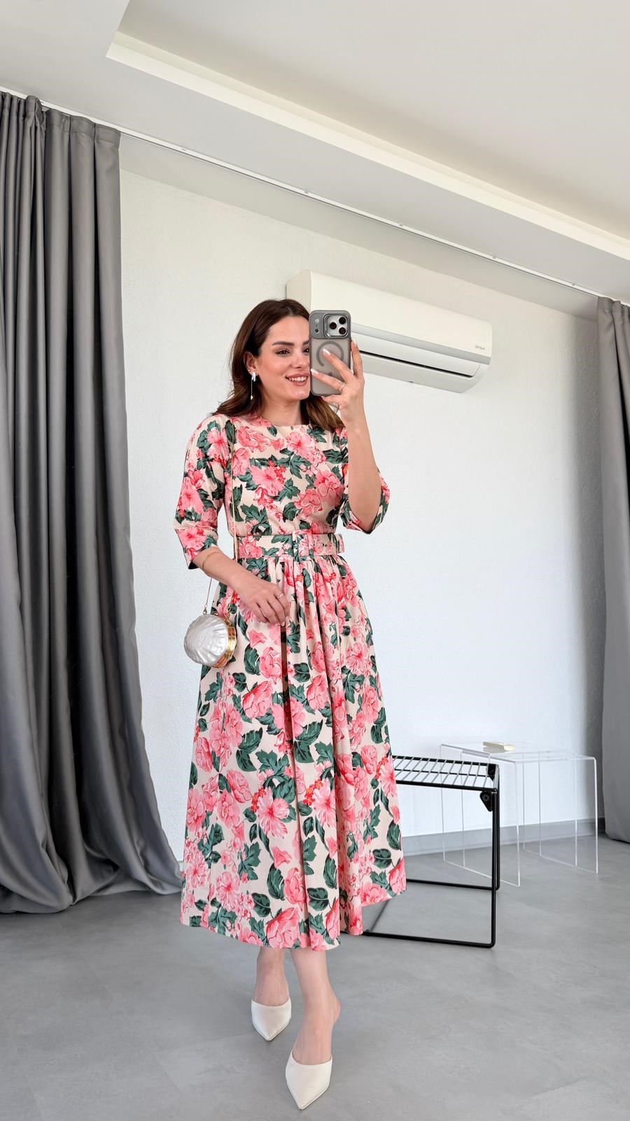 Bej Erica Çiçek Desenli Kemerli Elbise