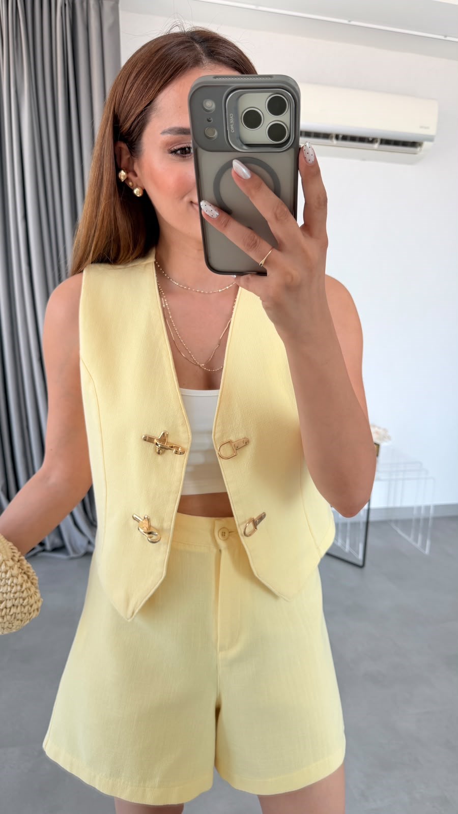 Sarı Goldie Aksesuar Detaylı Yelek Şort Takım