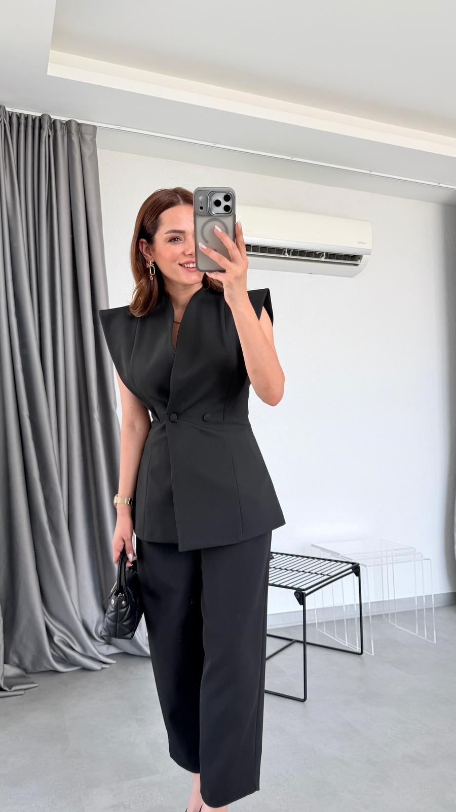 Siyah Emilly Belden Oturtmalı Yelek