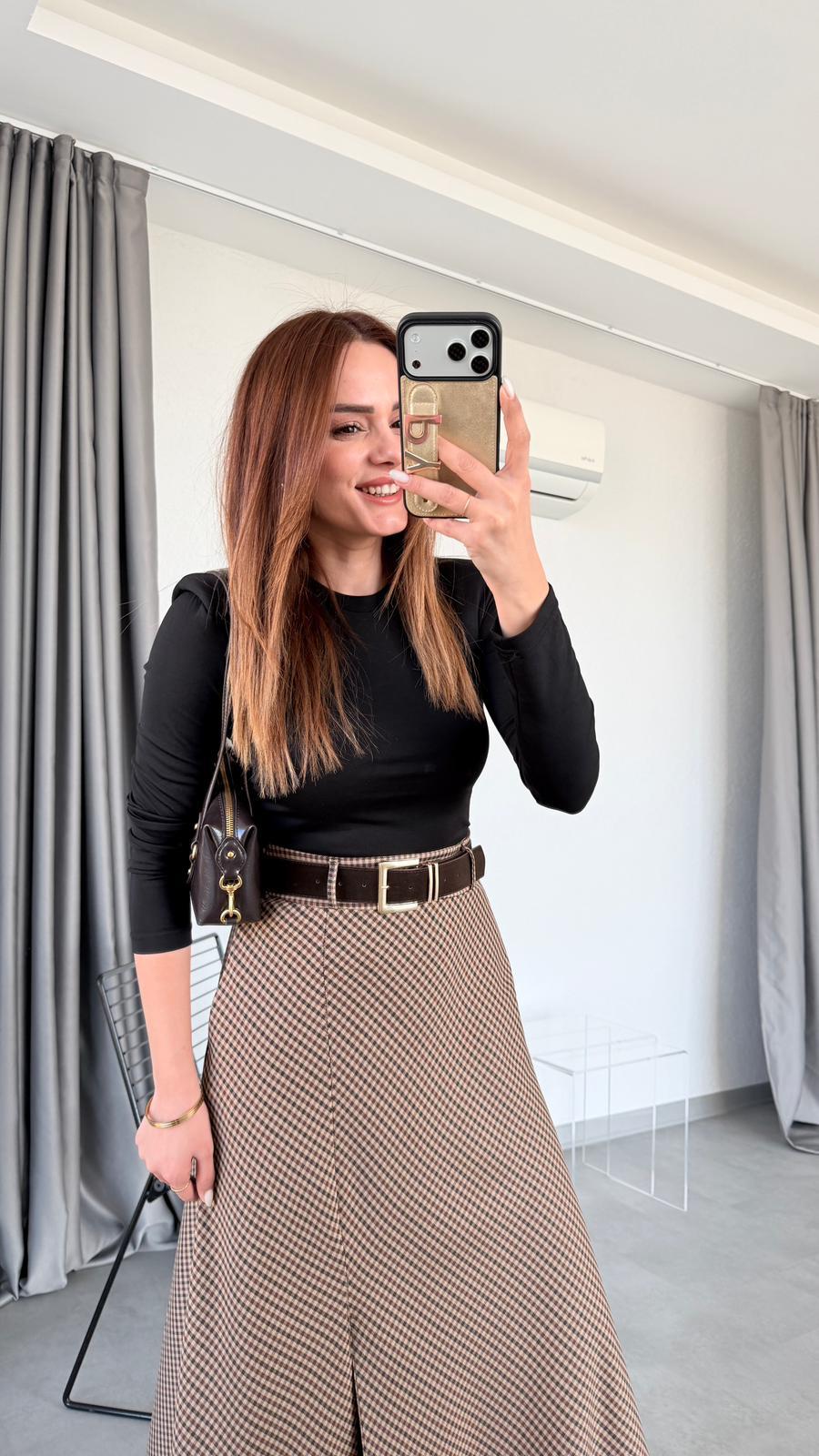 Kemer Detaylı Kazayağı Desenli Üstü Örme Elbise