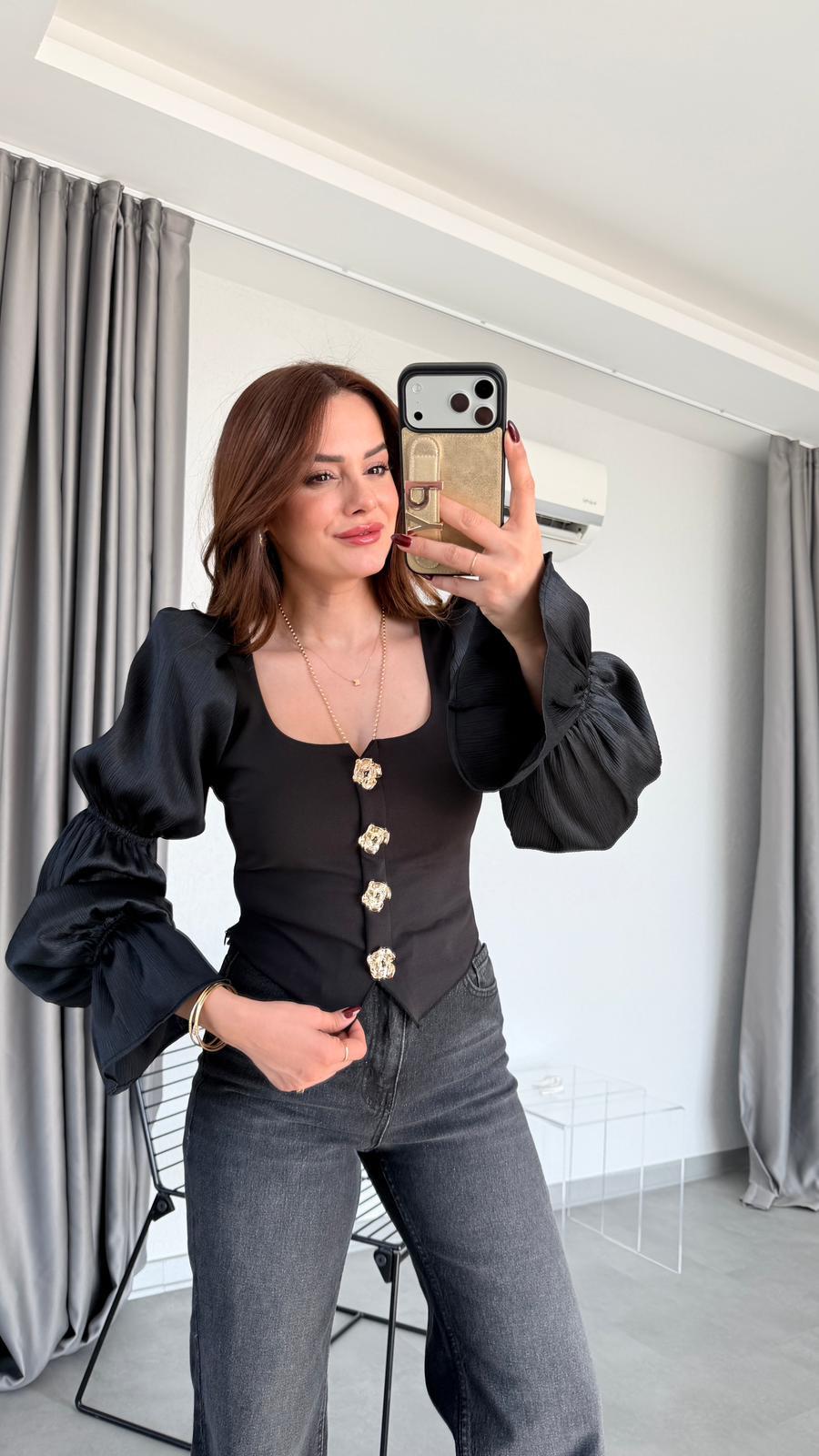 Kare Yaka Tokalı Bluz