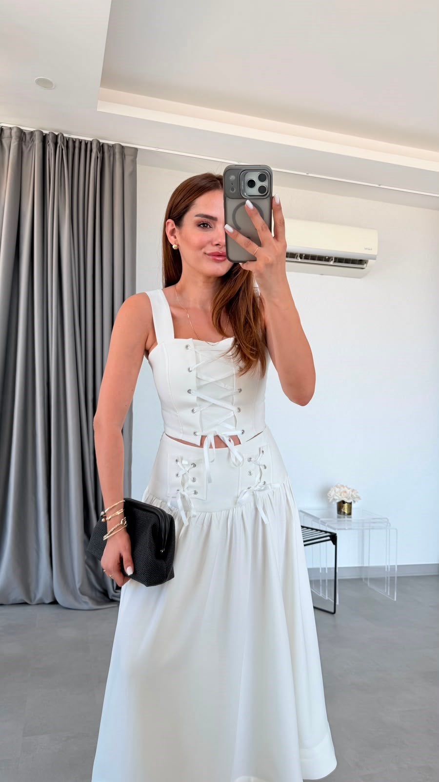 Beyaz Muse Önü Bağcık Detaylı Korse Etek Takım