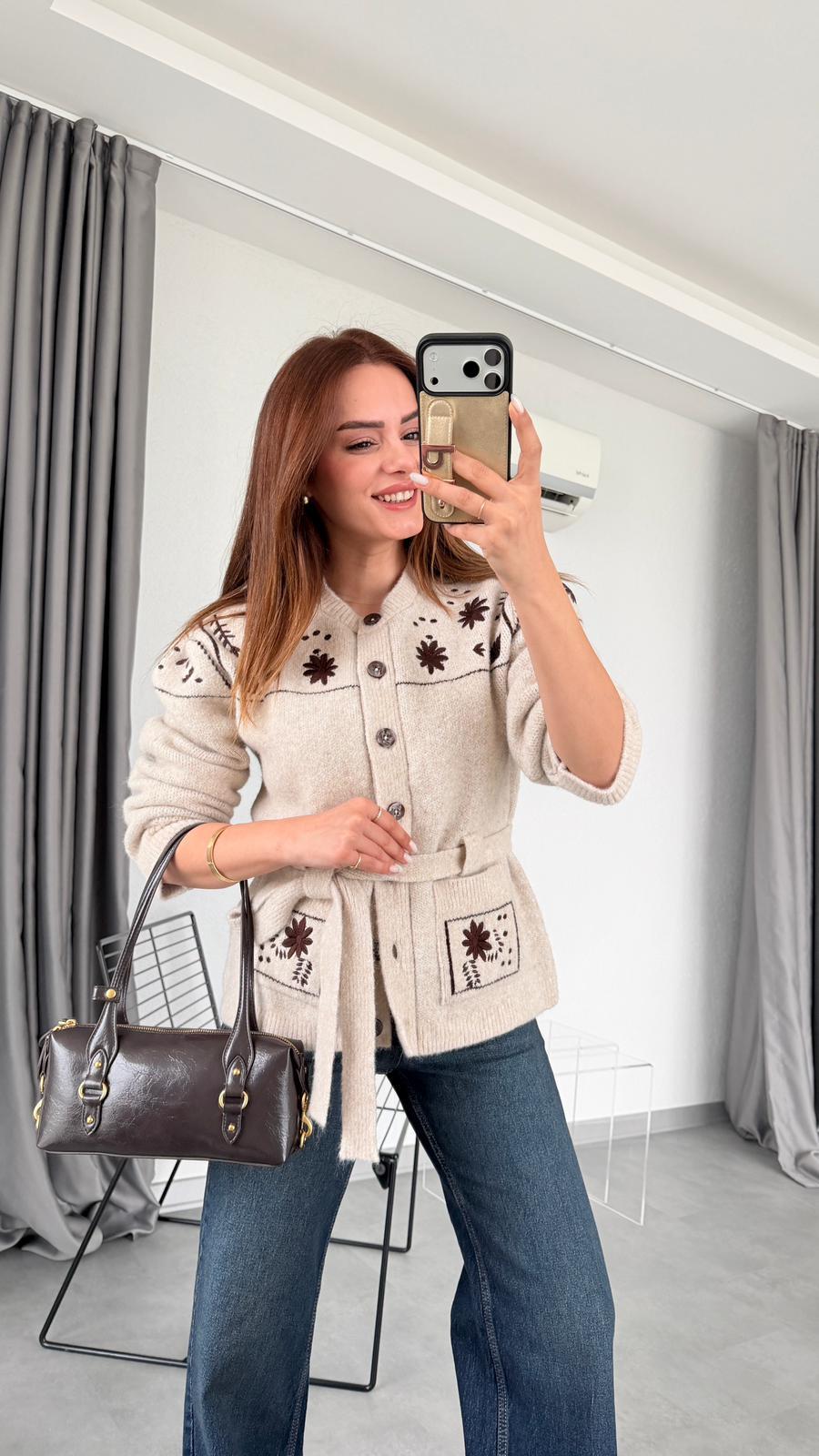 Nakış İşlemeli Kuşak Detaylı Hırka