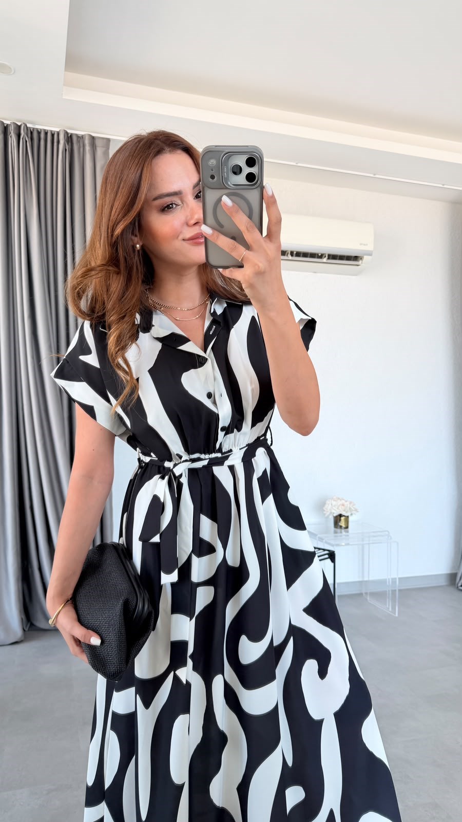Siyah Beyaz Kendra Bağlama Detaylı Elbise