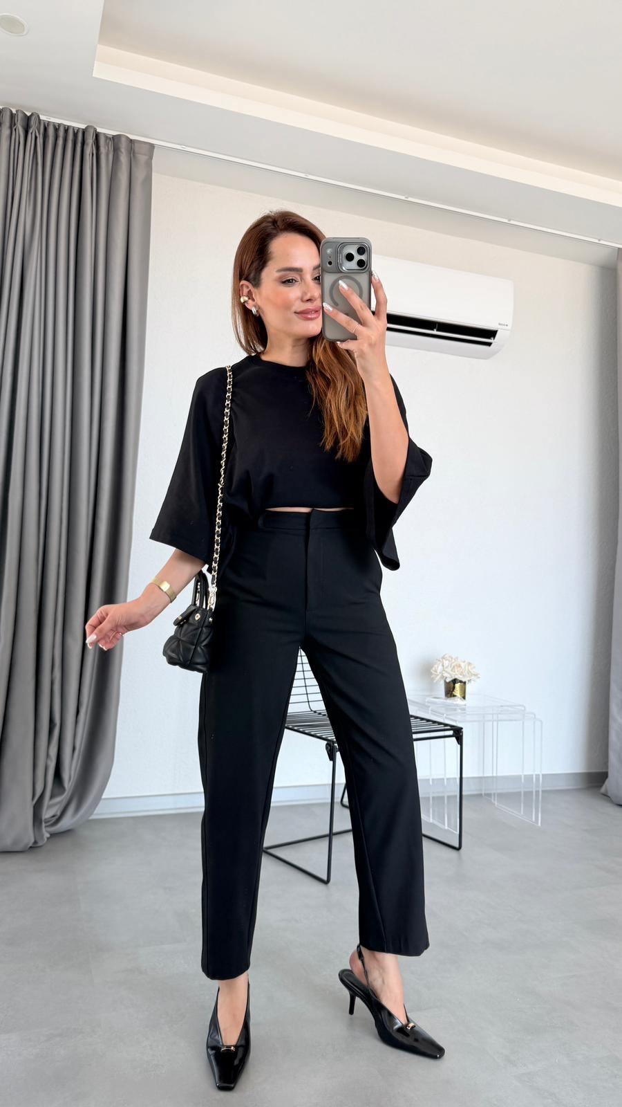 Siyah Elanor Pelerin Kollu Tişört