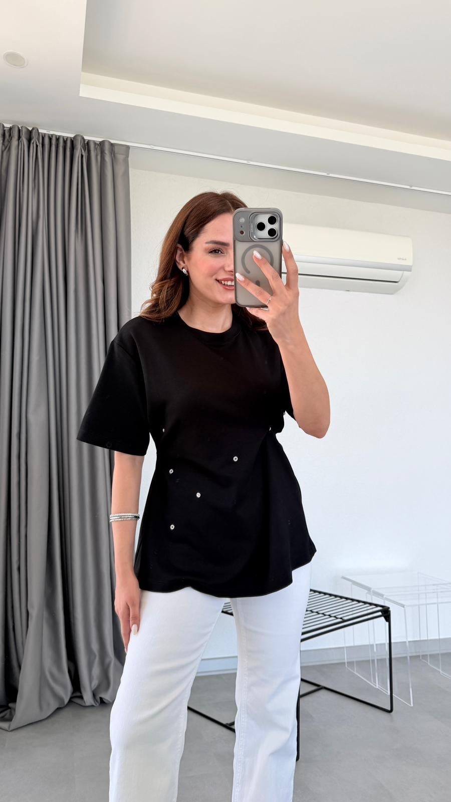 Siyah Juliet Çıtçıt Detaylı Tişört