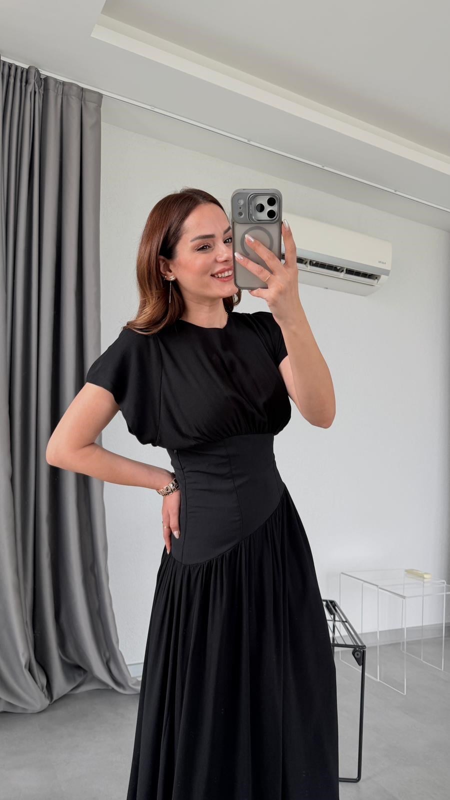 Bel Detaylı Siyah Korsajlı Elbise