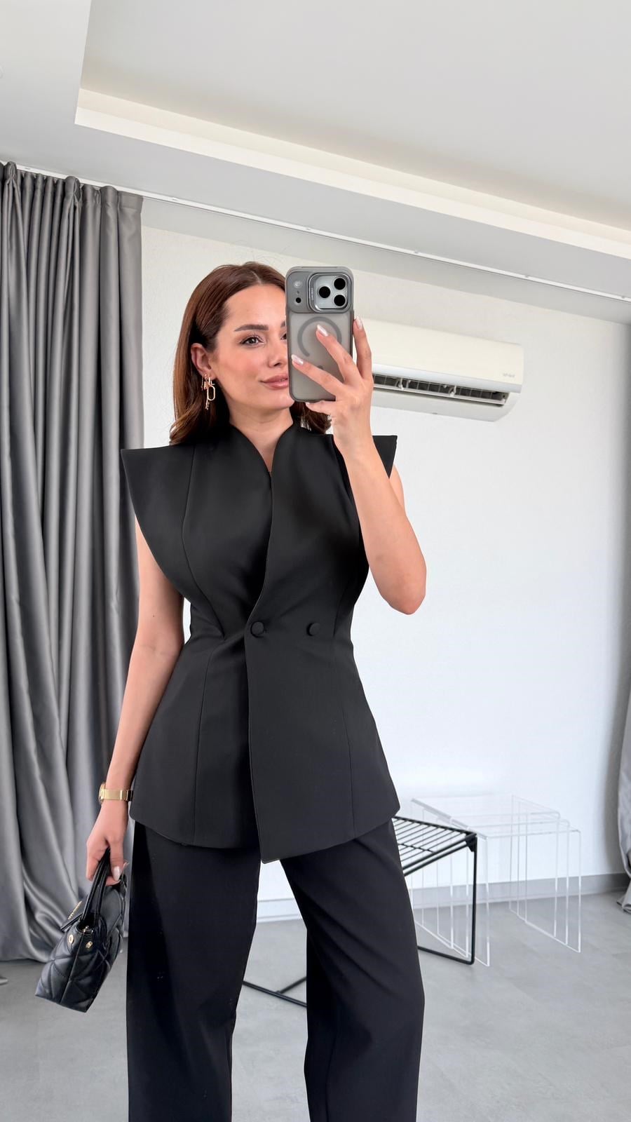 Siyah Emilly Belden Oturtmalı Yelek