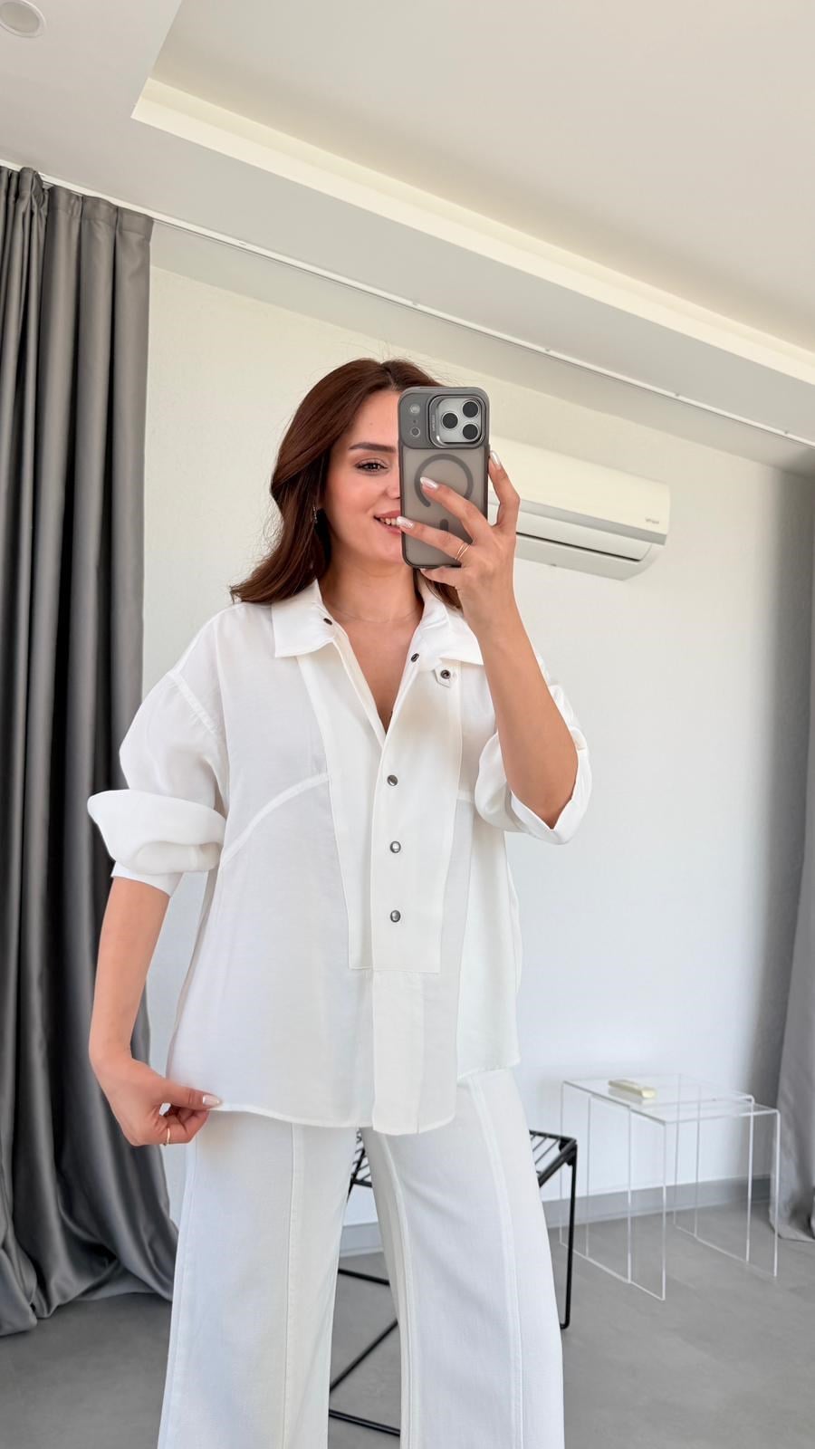 Beyaz Melinda Çıtçıtlı Gömlek