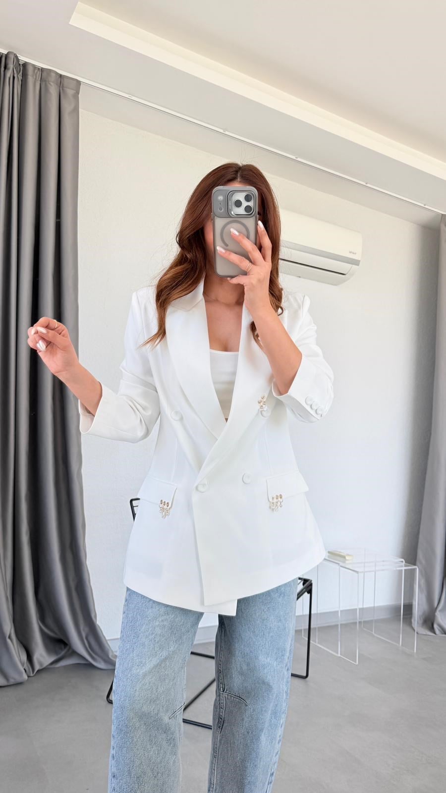 Beyaz Küpeli Blazer Ceket
