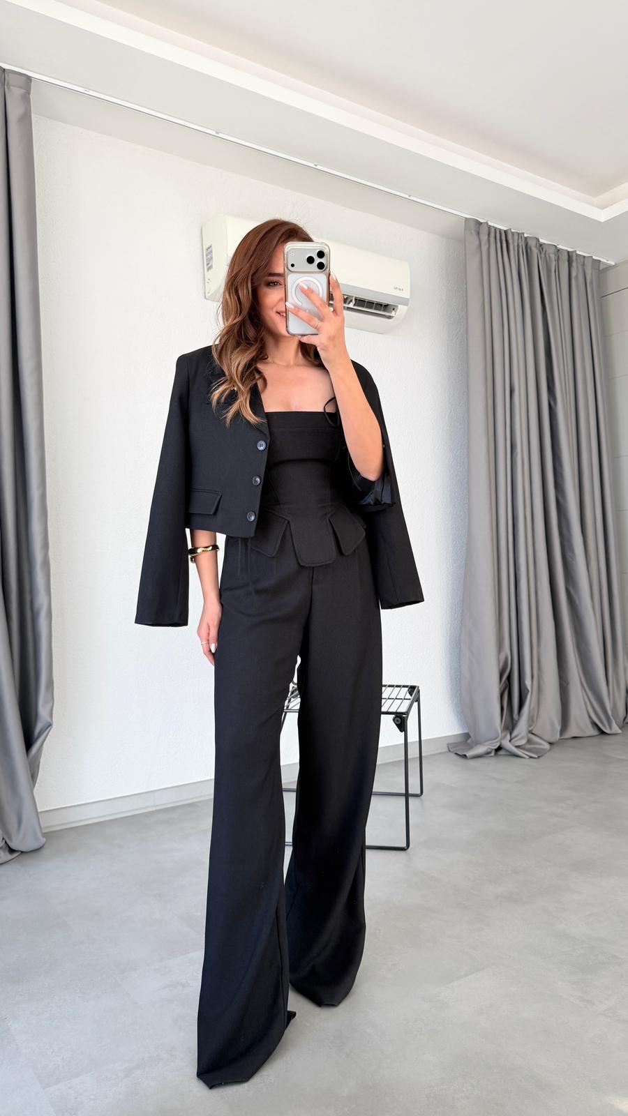 Verona Broş Aksesuarlı Düğmeli Crop Blazer Ceket