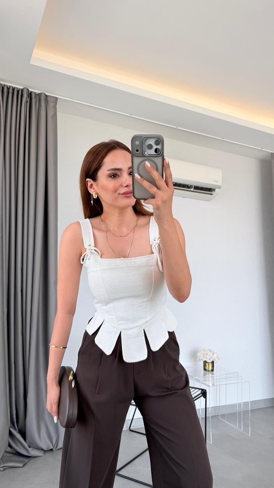 Beyaz Volantis Sırtı Fermuarlı Büstiyer