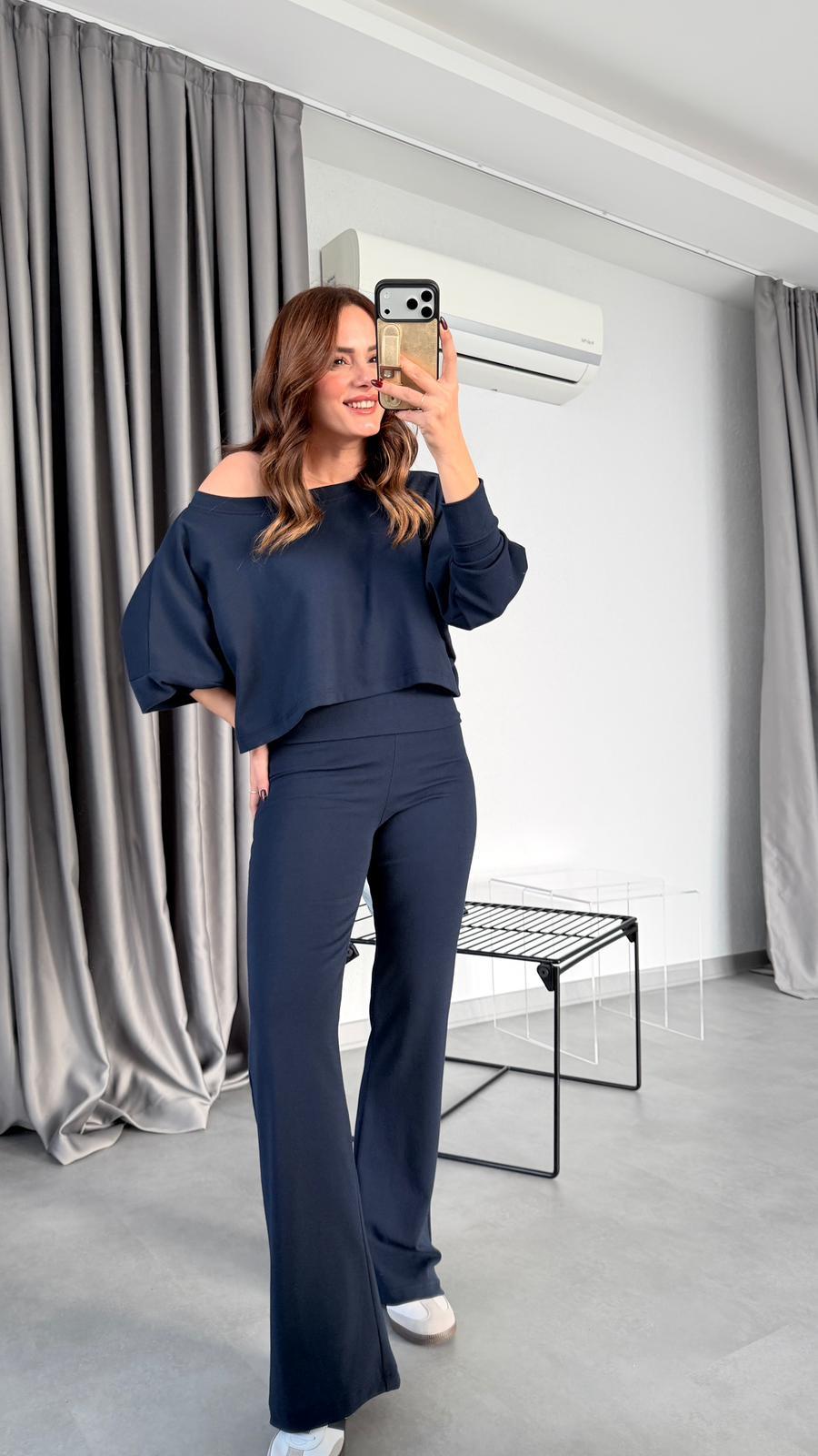 Elin Düşük Omuzlu Yüksek Bel Takım