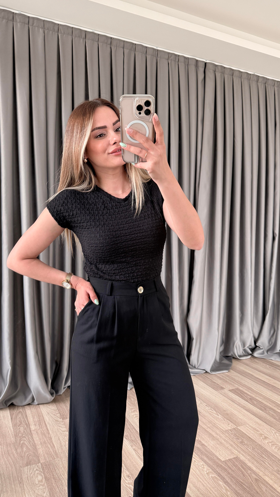 Nice Dokulu Kısa Kollu Bluz