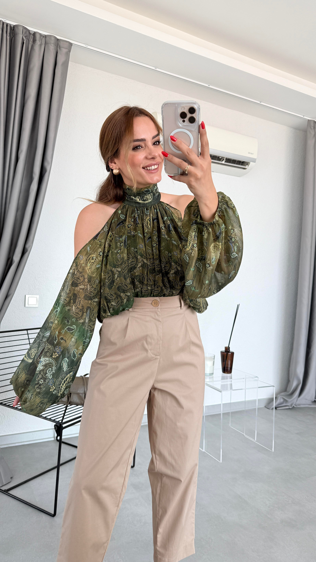 Pelin Yıldız Butik | Aura Omuzu Açık Belden Lastikli Bluz | Kadın Giyim