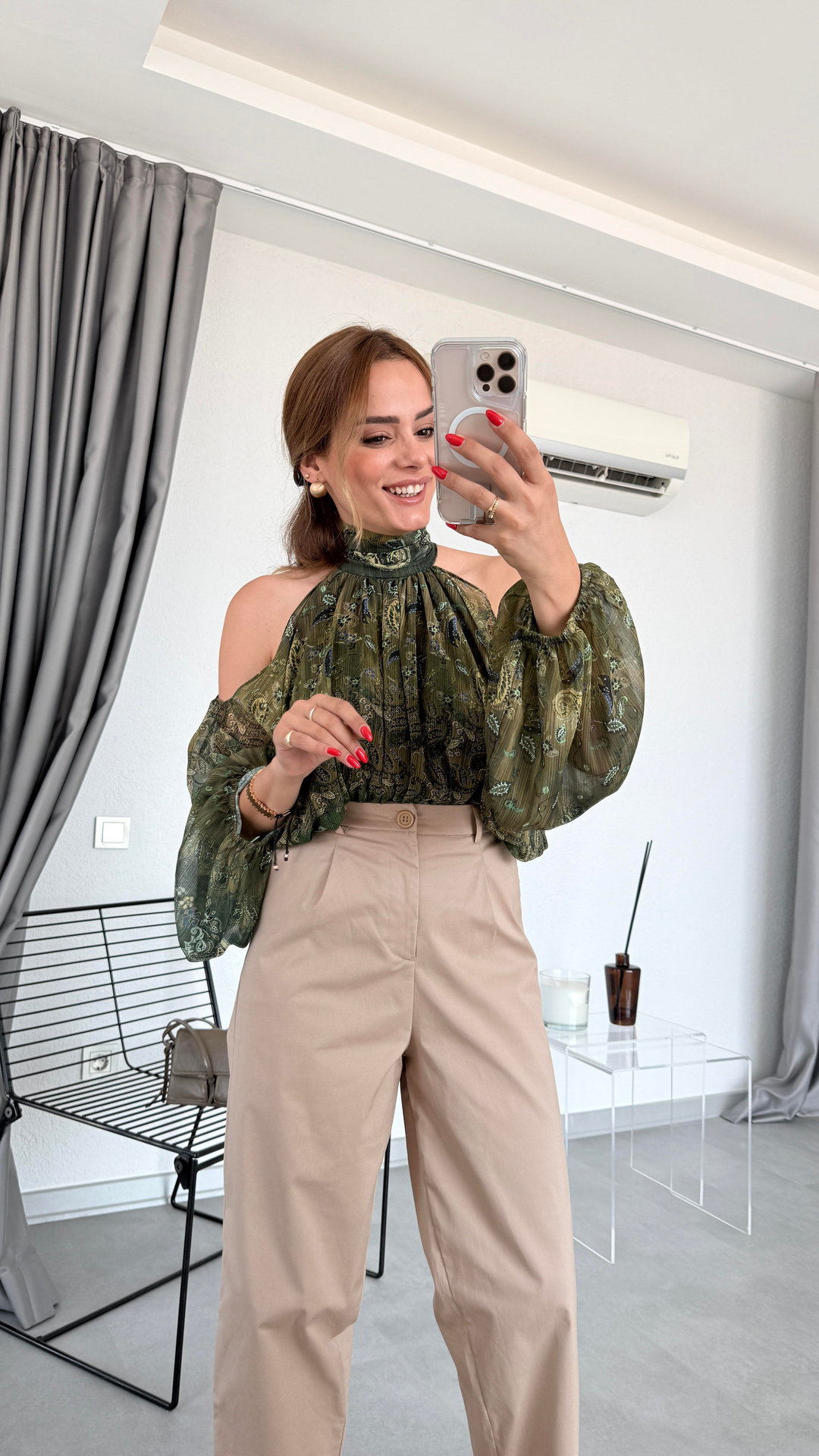 Pelin Yıldız Butik | Aura Omuzu Açık Belden Lastikli Bluz | Kadın Giyim