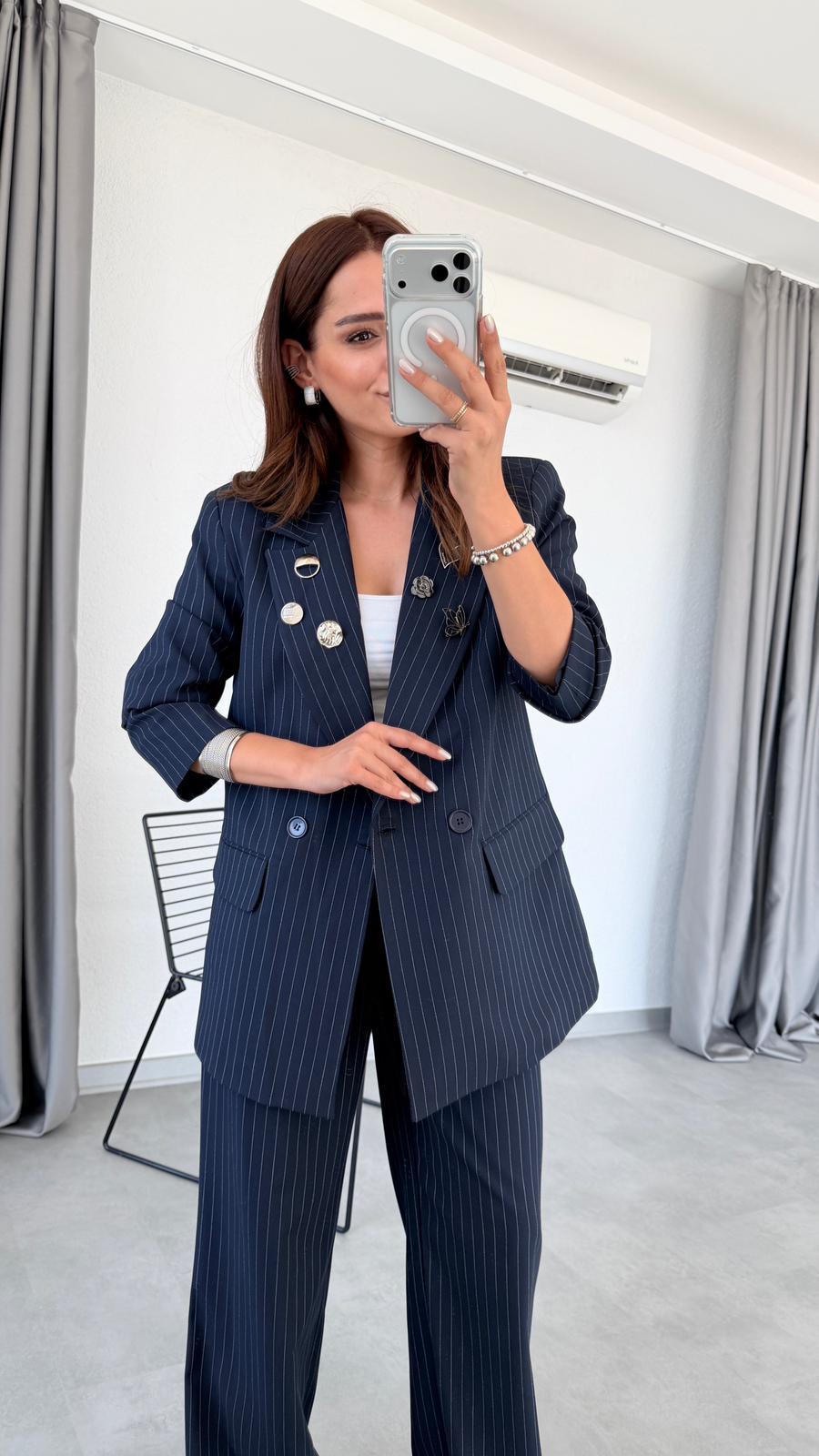 Pelin Yıldız Butik | Here Broş Detaylı Blazer Ceket Pantolon Takım | Mersin Butik 
