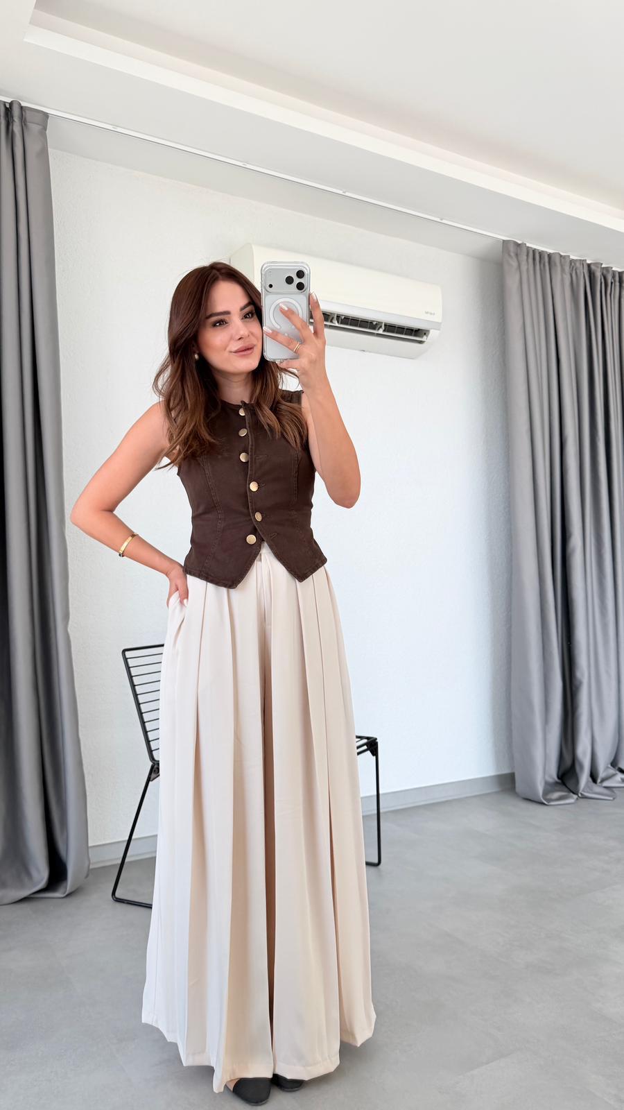 Pelin Yıldız Butik | Riga Sıfır Kol Düğmeli Yelek |Mersin Butik 