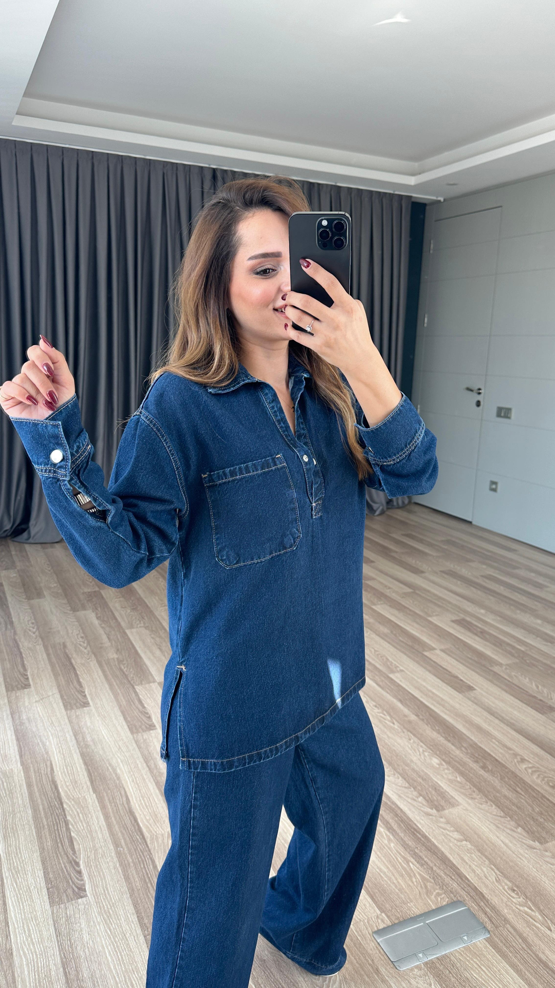 Yırtmaç Detaylı Alt Üst Denim Takım