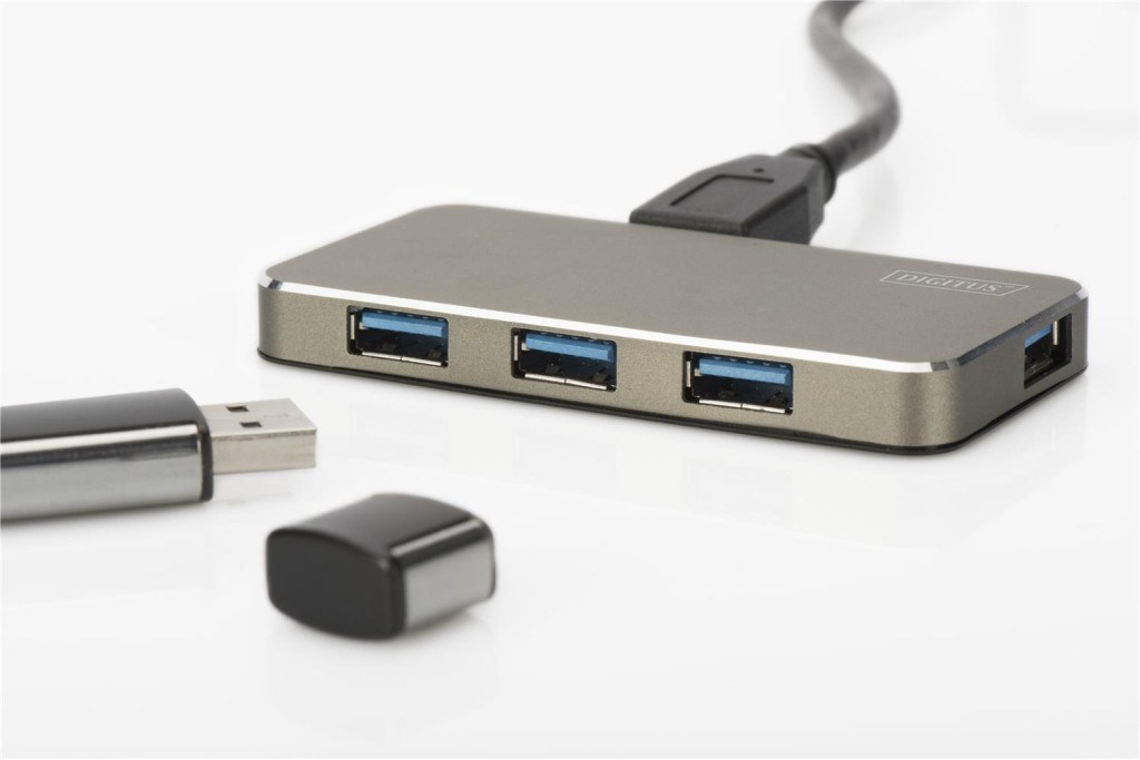 DIGITUSDigitus DA-70240-1 4 Port USB 3.0 Hub, 5V-2A güç adaptörü dahil, alüminyumi DA-70240-14016032444244