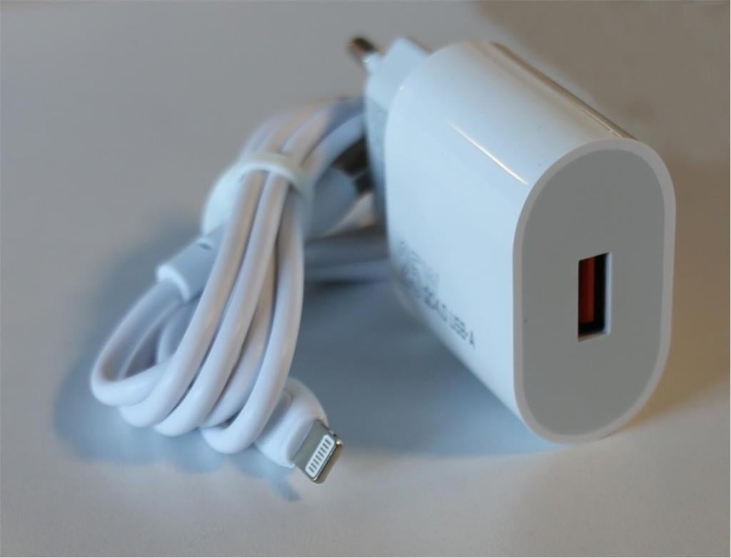 ELBAElba ELB07-USB-25WIOS Beyaz 25W Usb Ev Şarj Kafa+ Usb 1mt Lightning Kablo QC4.0 Hızlı Şarj8698521899900